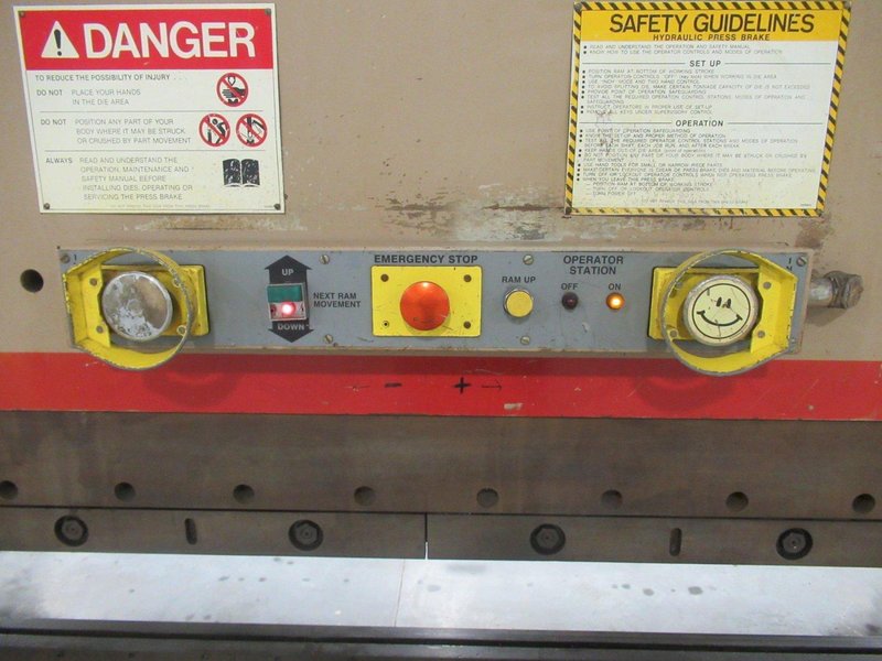 Cincinnati 175 Form Master II CNC Hydraulic Press Brake, 175 Ton x 12&#039;, Crowning