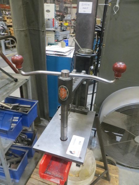 Branch Manufacturing Hand Tapper w Assorted Taps- Auction Item