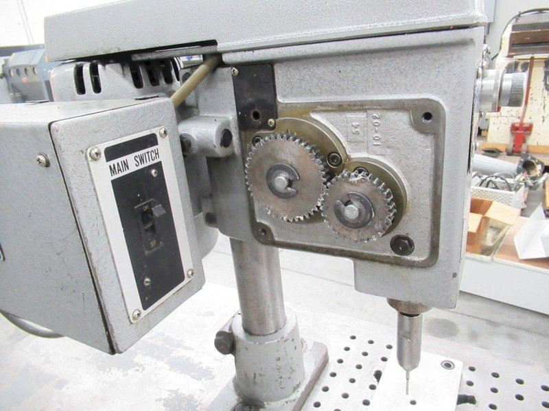 SpeedyCut ST-0 Tapping Machine with 5" Throat W/ Foot Pedal, Mounted On Metal Table