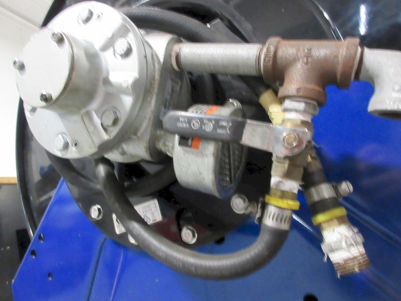 Graco XD Series Air Powered Rewind Hose Reel with Parker 1" 1275 psi Hose- Auction Item