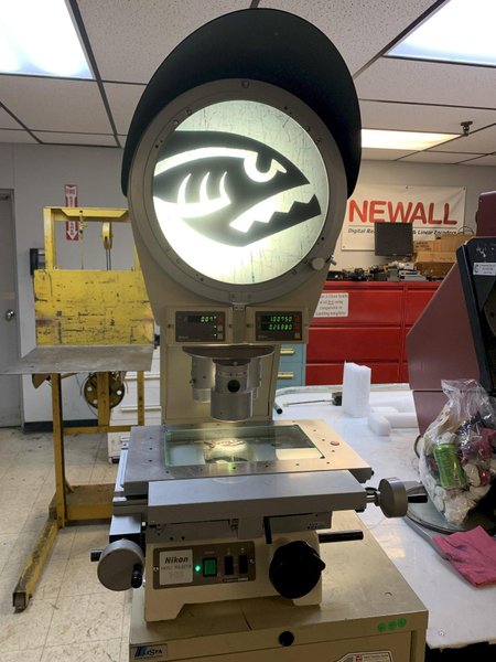 12&quot; NIKON Model V-12BDC Bench Top Vertical Beam Optical Comparator