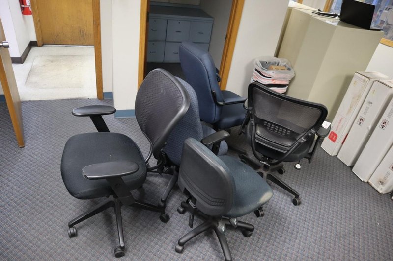 Rolling Office Desk Chairs- Auction Item