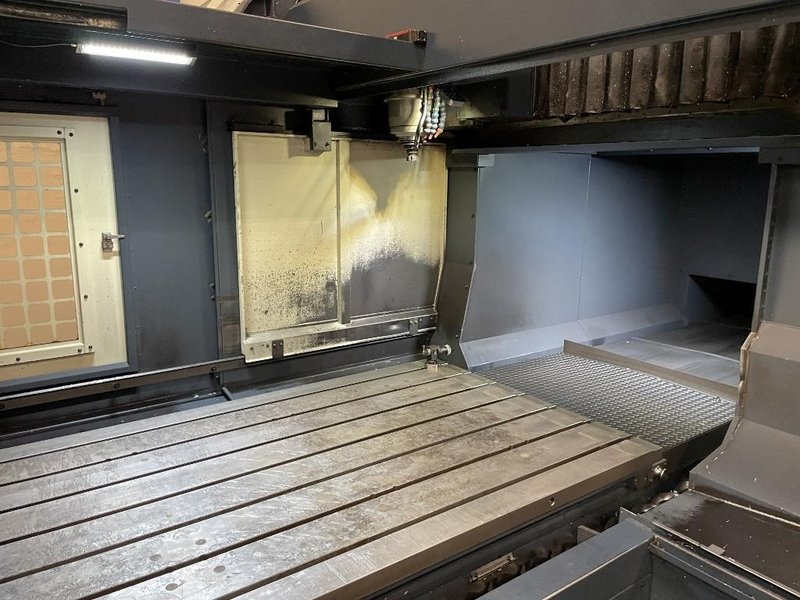 Johnford DMC-2100H Bridge Type CNC Vertical Machining Center with Fanuc 18i-MB, Renishaw Probing, 40 ATC, LESS THAN 8500 CUTTING HOURS