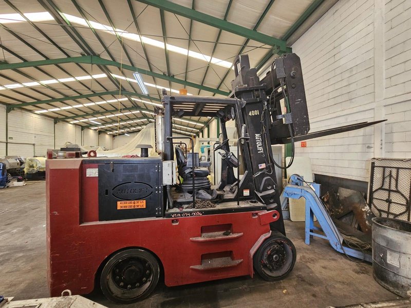 2013 FORKLIFT AUTOLIFT 40,000LBS