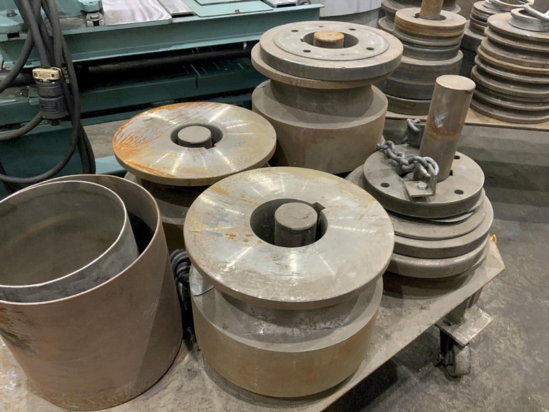 4-1/2” X 4-1/2” X 1/2” ROUNDO R-5 HYDRAULIC VERTICAL/HORIZONTAL ANGLE ROLL: STOCK #80859