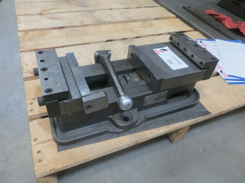 Kurt D-60 Machine Vise w Steel Jaws and Handle- Auction Item