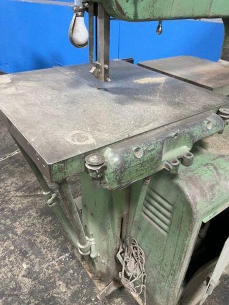 DO ALL 30” X 30” VERTICAL BAND SAW   -  V-36