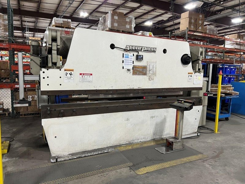 2002 Accurpress 717512 CNC Hydraulic Press Brake (#5700)