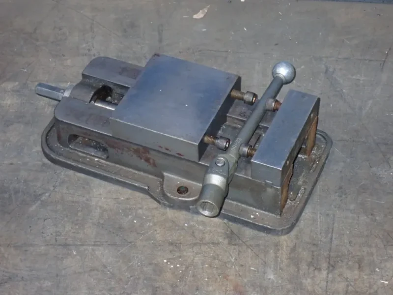 KURT 6" VISE