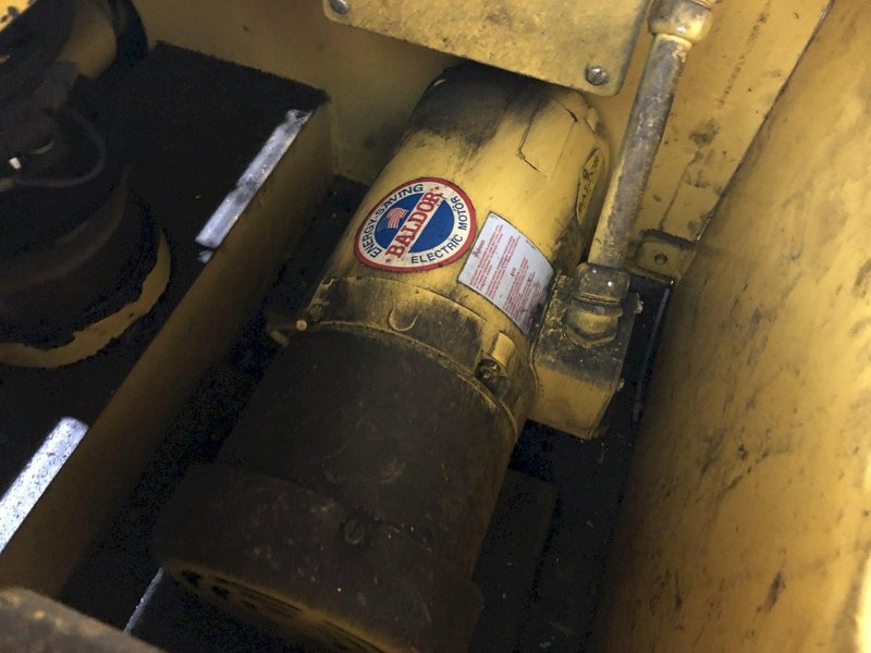 20,000 LB 10 TON BRADLEY MOTORIZED ROTAION COIL GRAB CLAW TYPE LIFT: STOCK #15816