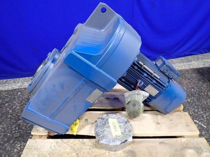 SEW-EURODRIVE 7.5 HP GEAR MOTOR