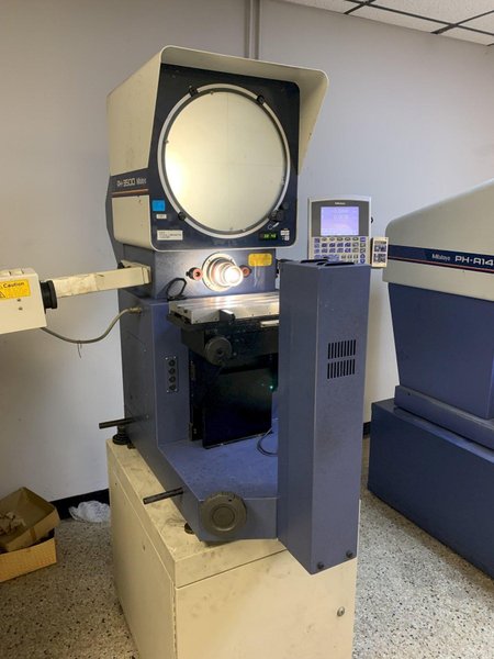 14&quot; MITUTOYO Model PH3515 Bench Model Optical Comparator, S/N 3M0123.