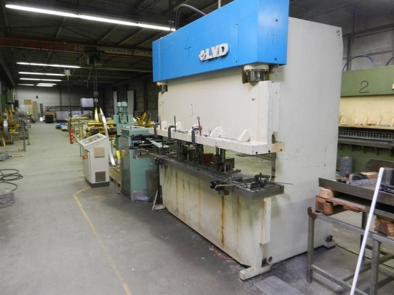 Dimeco decoil./ straight - LVD punchpress + rollforming