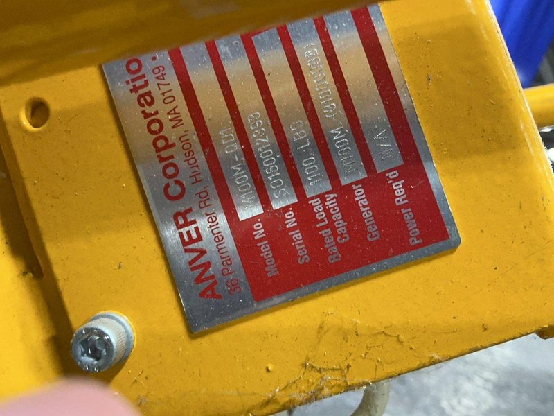 ANVER CORPORATION 230 LBS MAX RATED LOAD/ 1100 LBS TOTAL MECHANICAL VACUUM LIFTER  -  M00M-QD1