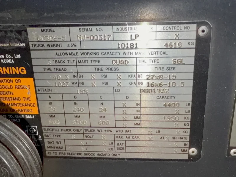 DOOSAN 4400 LBS PROPANE FORKLIFT  -  GC30E-5