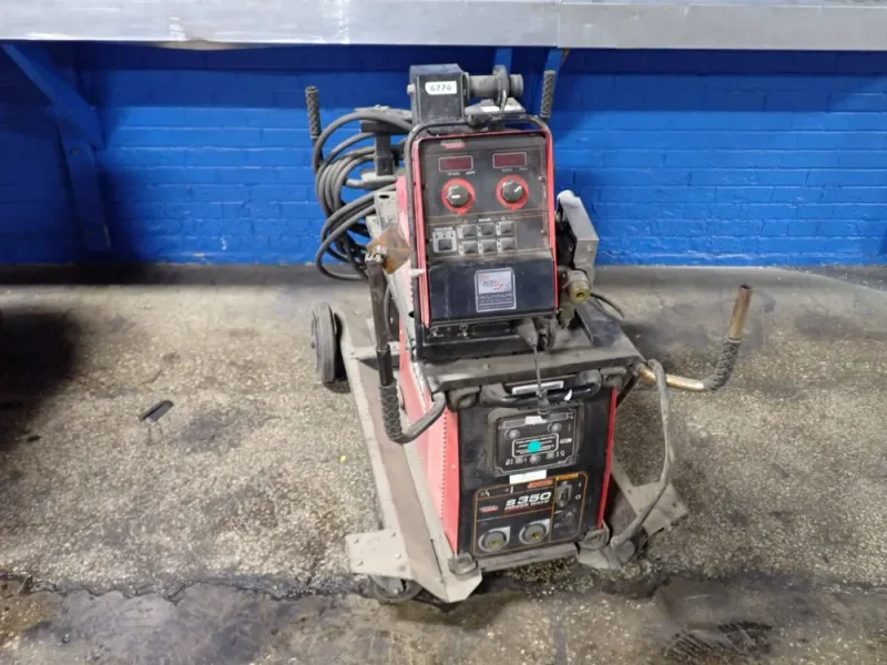 LINCOLN 350 A WELDER  -  POWER WAVE S350