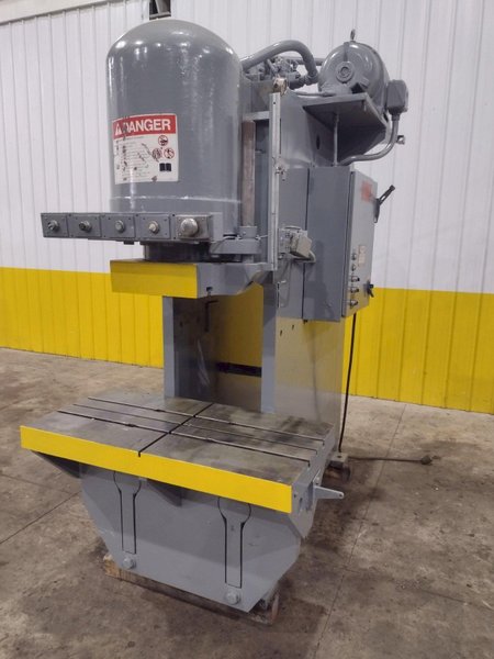 200 TON PACIFIC MODEL #200PF PRESSFORMER HYDRAULIC PRESS: STOCK #19201