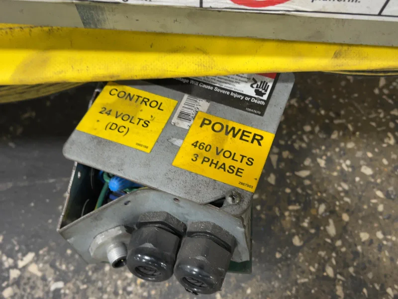 SOUTHWORTH 2000 LBS POWERED ROLLER CONVEYOR LIFT TABLE