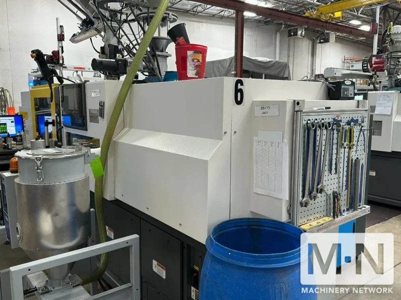 138 TON 3.4 OZ MILACRON FANUC ROBOSHOT MODEL S-110iA INJECTION MOLDING MACHINE MFG 2022