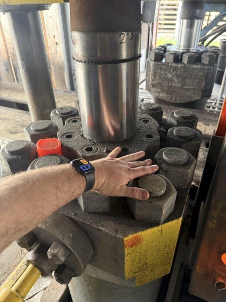 2000 TON HEAVY DUTY 4-POST HYDRAULIC PRESS, USED FOR STRAIGHTENING PIPE &amp; BAR: YOBRO #25137