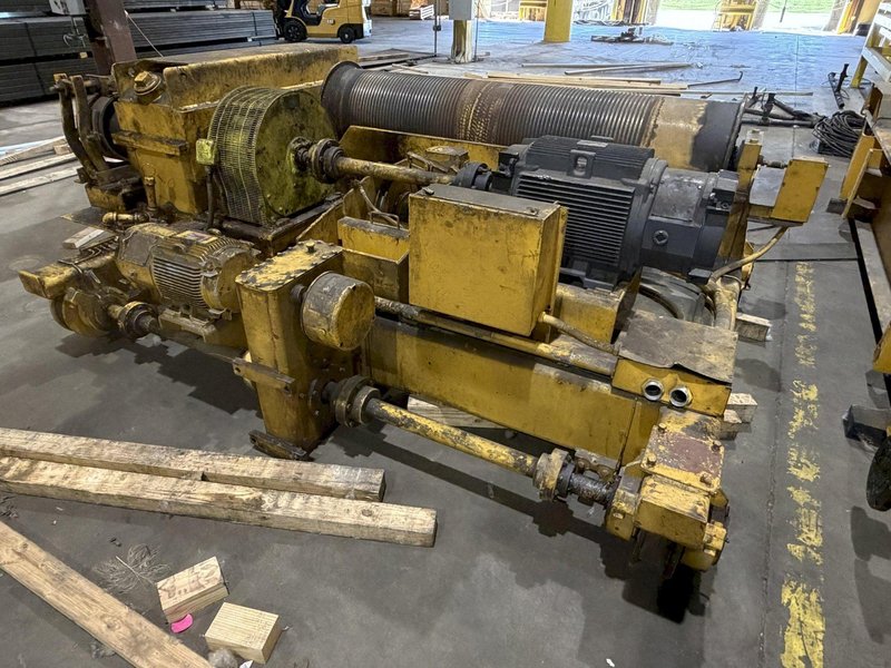 30 TON X 61'8" SPAN ZENAR OVERHEAD BRIDGE CRANE. STOCK # 0983926