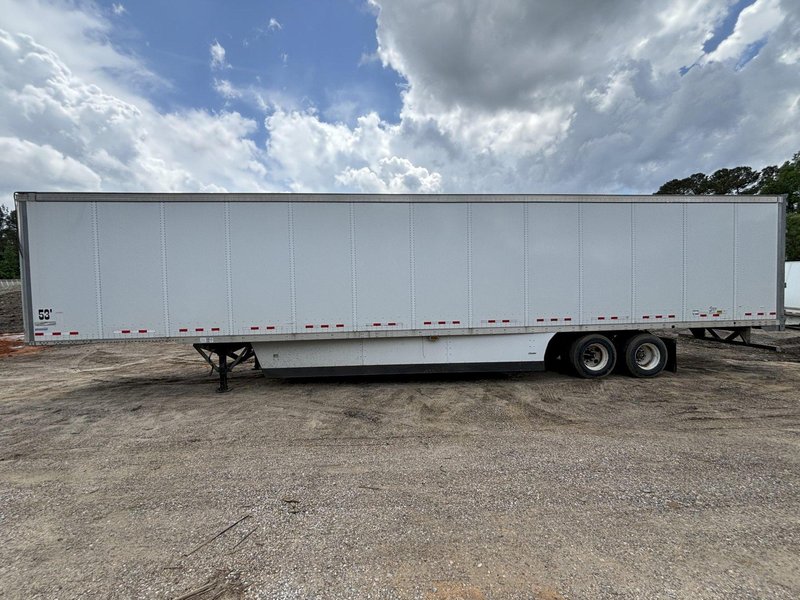 2016 Vanguard 53 x 102 5V8VC5328GM610462