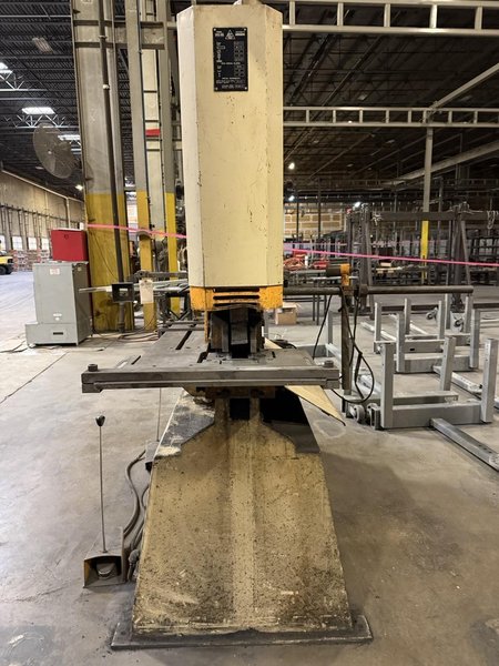 100 Ton Geka Hydracrop 100/A Hydraulic Ironworker- Variable Tooling Included