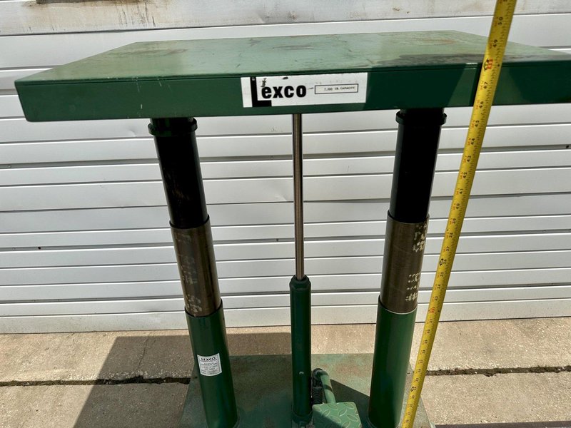 Lexicon Engineering 2,000 LB Capacity Lift Table on Wheels