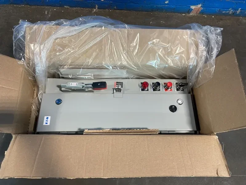 EATON FREEDOM NEMA COMBINATION FVNR STARTER WITH FUSED DISCONNECT &amp; CPT  -  ECN1811CCC