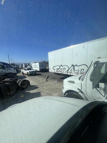 2020 Hino 268 Box Truck – 26′ Dry Van, Cummins B6.7 Diesel, Allison Automatic, Air Brake, Liftgate