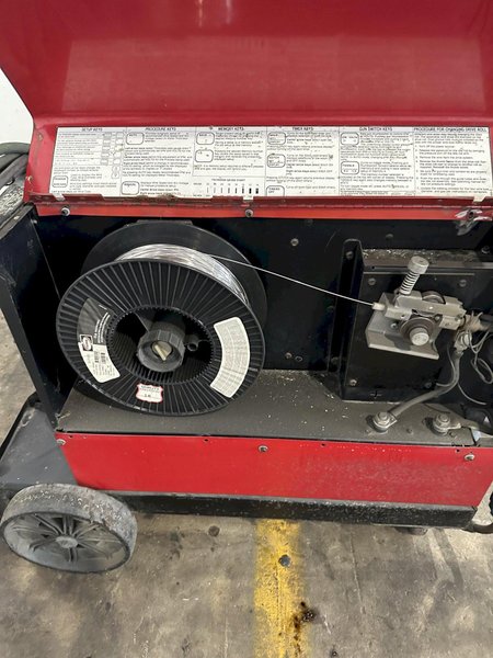 LINCOLN IDEALARC SP-255 MIG WELDER. STOCK # 1061323