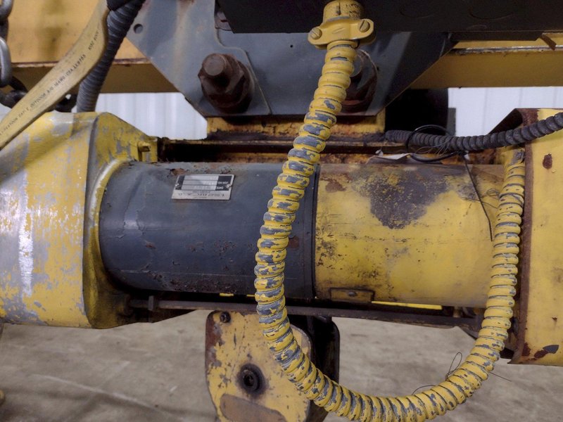 3 TON X 17’ F&amp;G / LOAD LIFTER UNDER-SLUNG POWERED CRANE: STOCK #22971