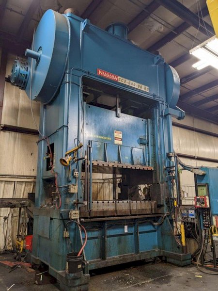 600 ton Niagara SC2-600-96-60 Used Straight Side Mechanical Metal Stamping Press For Sale, Year 1986