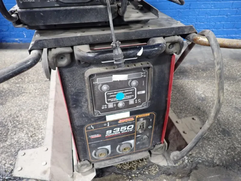 LINCOLN 350 A WELDER  -  POWER WAVE S350