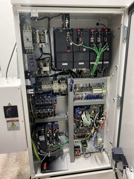 Mazak VC-500A/5X 5 Axis CNC Vertical Machining Center – 2019 Mill