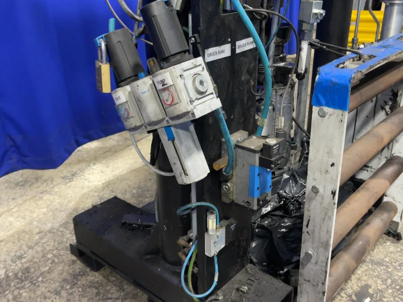 ABB AUTOMATION GMBH 3600 PSI INTEGRATED DISPENSING FUNCTION PACKAGE DOUBLE PUMP 200 I HEATED  -  3HDAK010029612