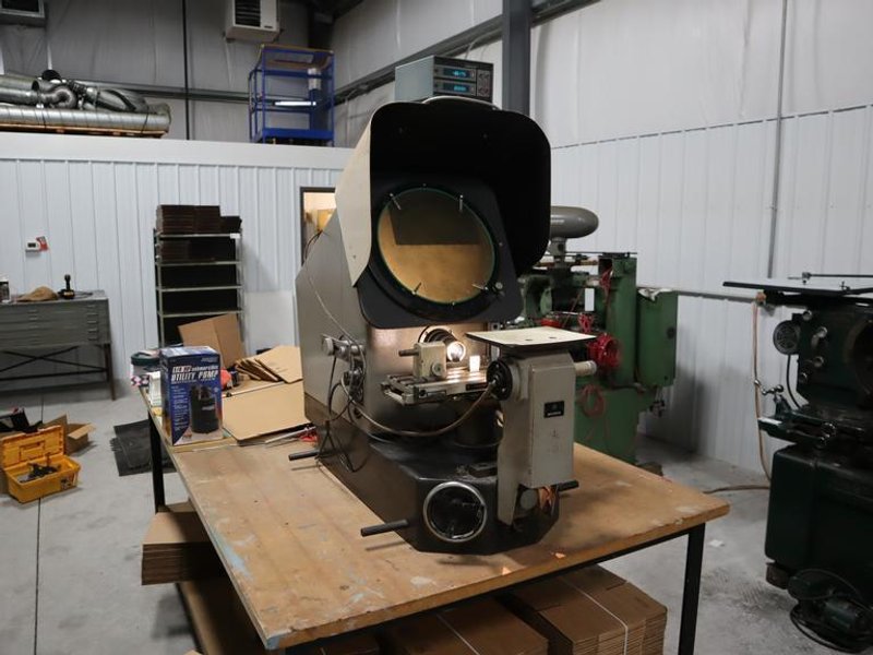 Mitutoyo PH-350A Optical Comparator, 13" Screen, Acu-Rite Qwikcount 2 Axis Digital Readout- Auction Item
