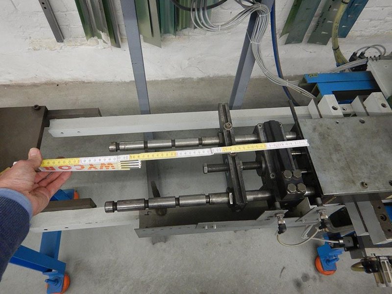 Festo - Decoiling &amp; punching line