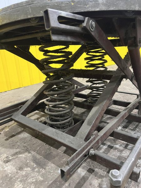 43" X 43" X 34" MECHANICAL SPRING LIFT TABLE: STOCK #20138