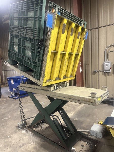 30 HP UNTHA MODEL #RS40 RUBBER SHREDDER GRANULATOR &amp; CONVEYER LINE: STOCK #22349