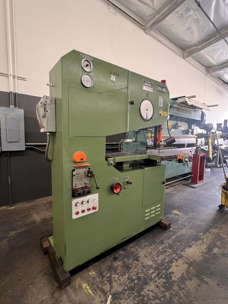 DAKE VH-40 VERTICAL BANDSAW VARIABLE SPEED WITH BLADE WELDER