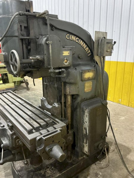 #2 CINCINNATI MODEL #2V VERTICAL MILL: YOBRO #25931