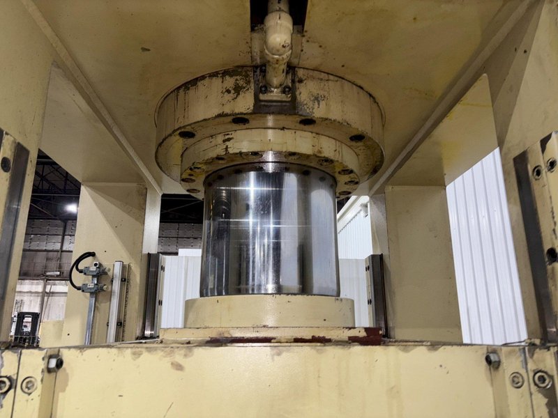660 TON SUTHERLAND MODEL #HD1 HYDRAULIC 4 POST GUIDED RAM PRESS 15&quot; STROKE: YOBRO #24088