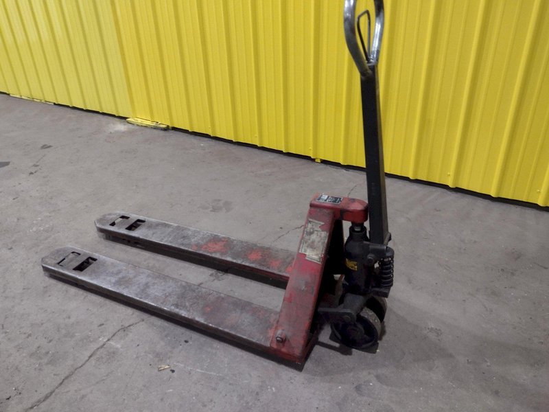 5,500 LB MOBILE PALLET MODEL #MP55 MANUAL PALLET JACK: STOCK #19054