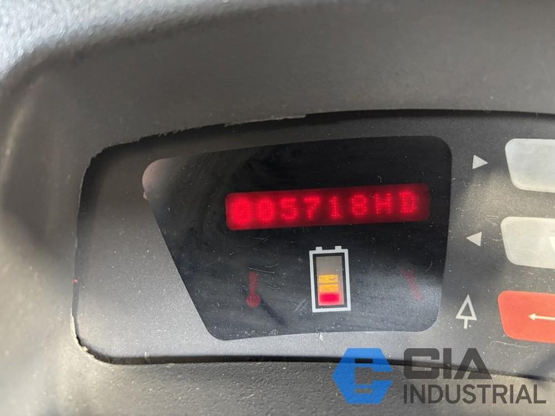 2015 - 3,500 LB. RAYMOND MODEL 425-C35TT STAND-UP ELECTRIC FORKLIFT