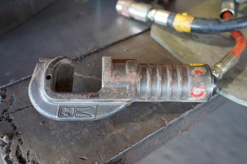 HURST PNEUMATIC HAND PUMP W/ HAND SHEAR ATTACHMENT: STOCK #19854