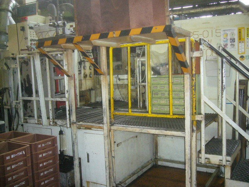 Asahi Sunac Model AF-1414-3 Three Die Progressive Header