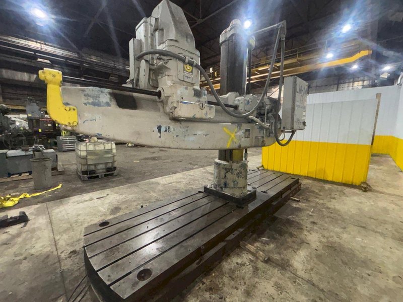 8&#039; ARM x 19&quot; GIDDINGS &amp; LEWIS MODEL #956-CHIPMASTER RADIAL ARM DRILL ON 360° T-SLOTTED BASE: STOCK #23539