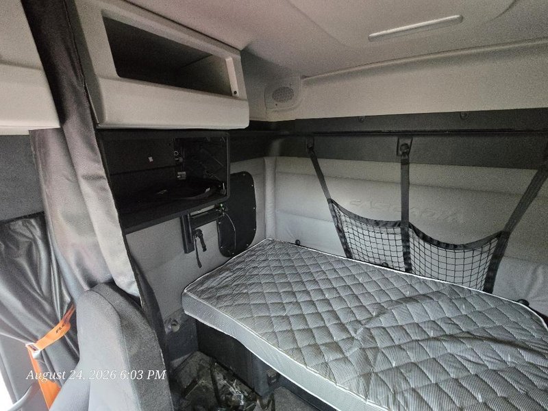 2020 Freightliner Cascadia 1FUJHHDV1LLLC1683
