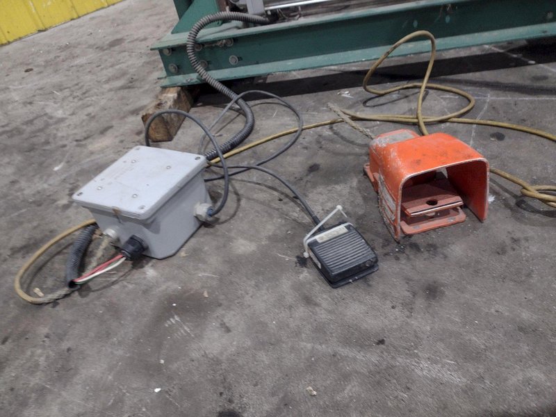 60" x 48" LIFT &amp; TILT UPENDER / TABLE WITH ROLLER CONVEYOR, 115 VOLT: YOBRO #24710